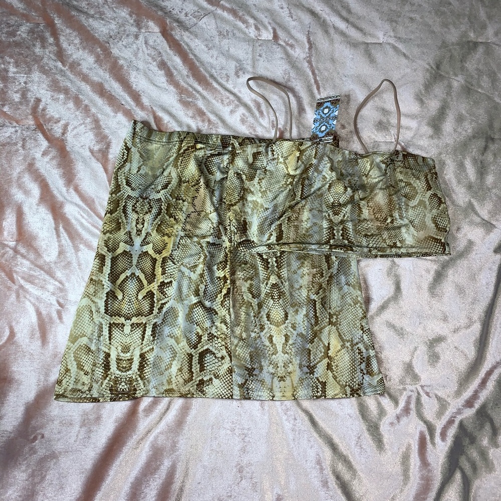 BooHoo Women’s 2pc Snakeskin Set Size 6